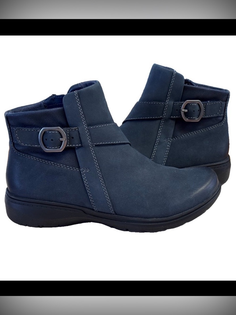 NWT Clarks Carleigh Angie Navy Ankle Boots Nubuck Upper Size 6.5 Medium